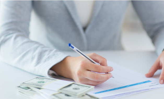 2024年關于鄉鎮干部年終述職述廉報告十二篇